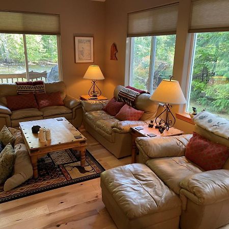 Cozy Riverfront Retreat 레번워스 외부 사진