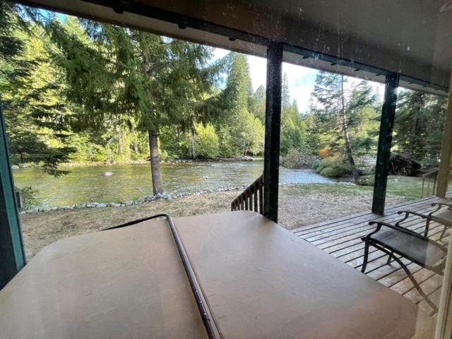 Cozy Riverfront Retreat 레번워스 외부 사진